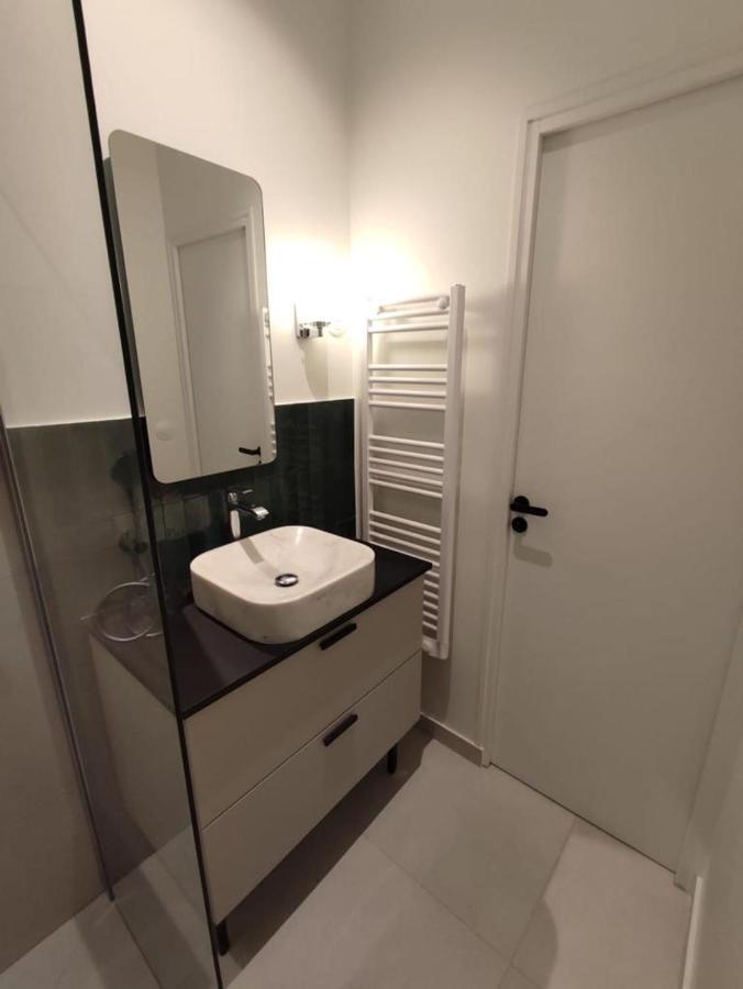 Suite Confortable Sur Le Canal Saint-Martin / Republique Paris Exterior foto